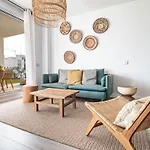Lm10Bb- Modern Living With Large Sunny Terrace