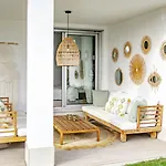 Lm10bb- Modern Living With Large Sunny Terrace Apartment