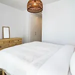 Lm10Bb- Modern Living With Large Sunny Terrace Apartment Estepona