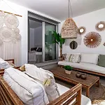 Lm10bb- Modern Living With Large Sunny Terrace Apartment