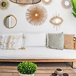 Lm10bb- Modern Living With Large Sunny Terrace Apartment