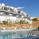 Daire Lm10Bb- Modern Living With Large Sunny Terrace Estepona