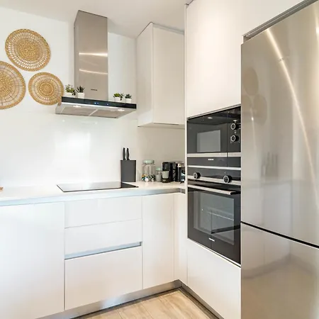 Lm10bb- Modern Living With Large Sunny Terrace