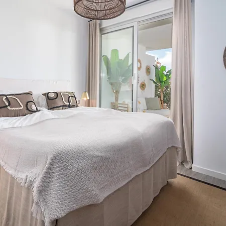 Lm10bb- Modern Living With Large Sunny Terrace