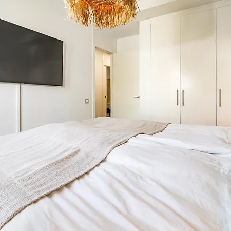 Lm10bb- Modern Living With Large Sunny Terrace Estepona