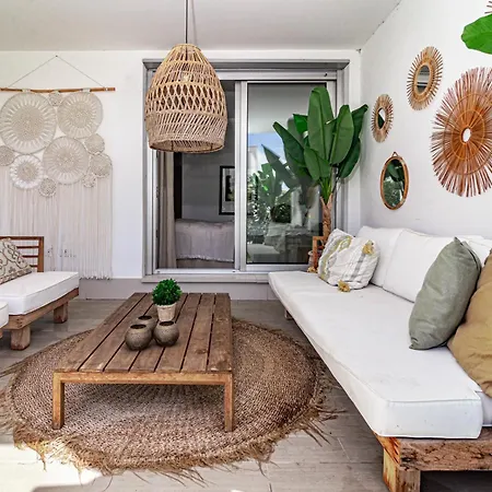 Lm10bb- Modern Living With Large Sunny Terrace