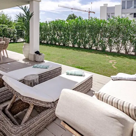 Lm10bb- Modern Living With Large Sunny Terrace Estepona